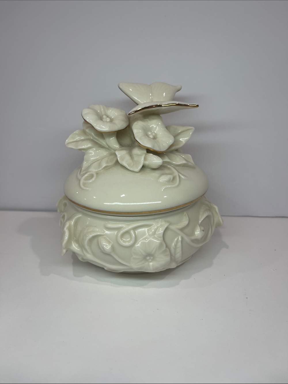 Vintage 1995 Enesco Symphony Music Box I Will Always Love You Floral Butterfly